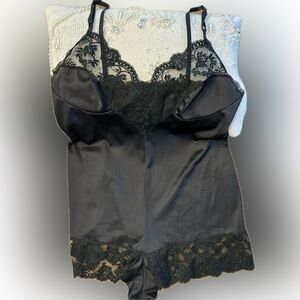 Vanity Fair - Gorgeous Vintage Black Lace Teddy Size 36 Almost New Condition